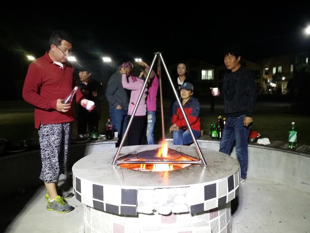 Geomunoreum Hostel Jeju Exteriör bild