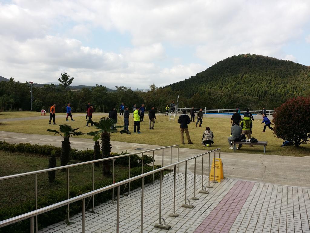 Geomunoreum Hostel Jeju Exteriör bild