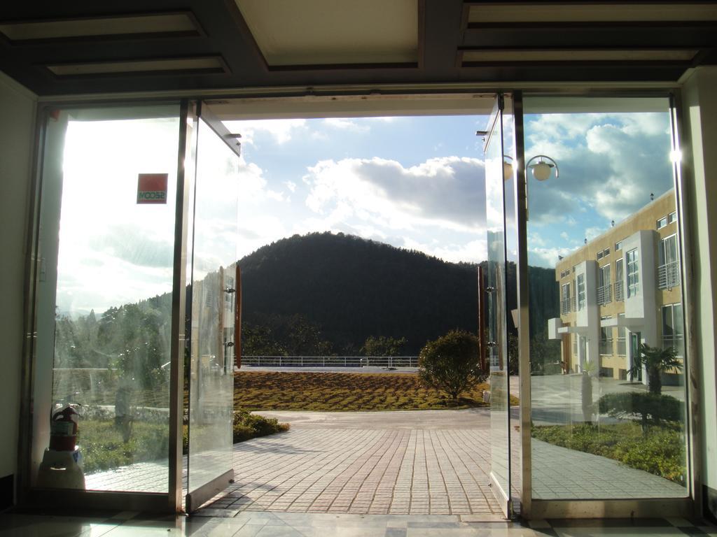 Geomunoreum Hostel Jeju Exteriör bild