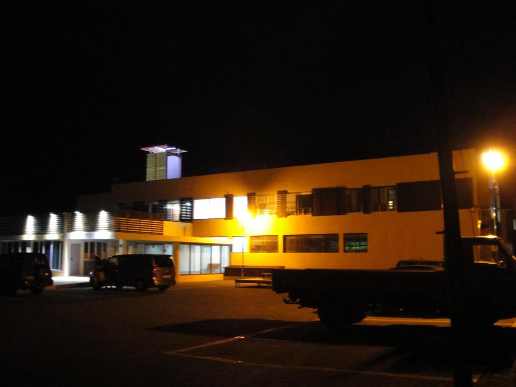 Geomunoreum Hostel Jeju Exteriör bild