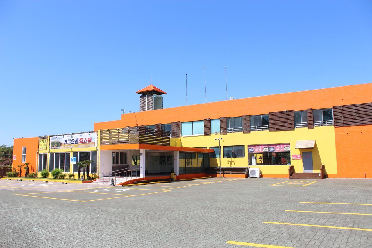 Geomunoreum Hostel Jeju Exteriör bild