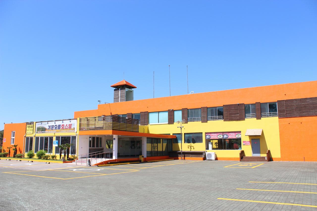 Geomunoreum Hostel Jeju Exteriör bild