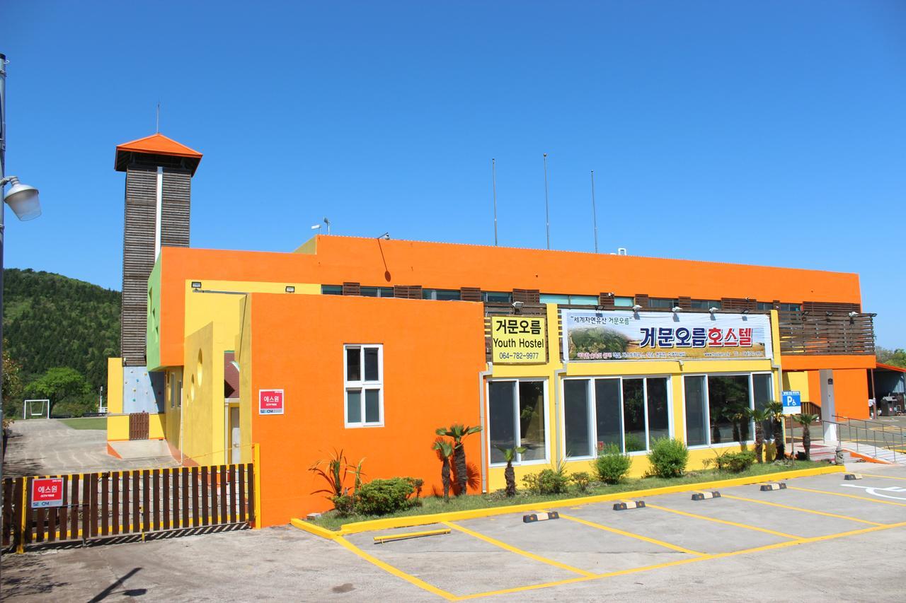 Geomunoreum Hostel Jeju Exteriör bild
