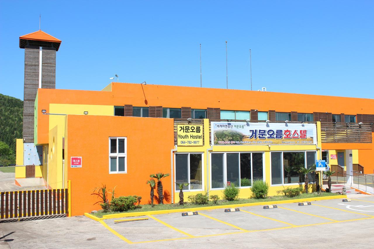 Geomunoreum Hostel Jeju Exteriör bild