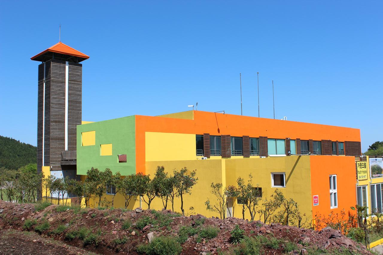 Geomunoreum Hostel Jeju Exteriör bild