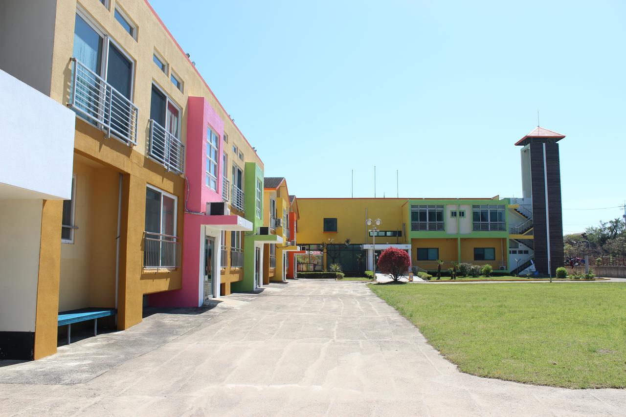 Geomunoreum Hostel Jeju Exteriör bild