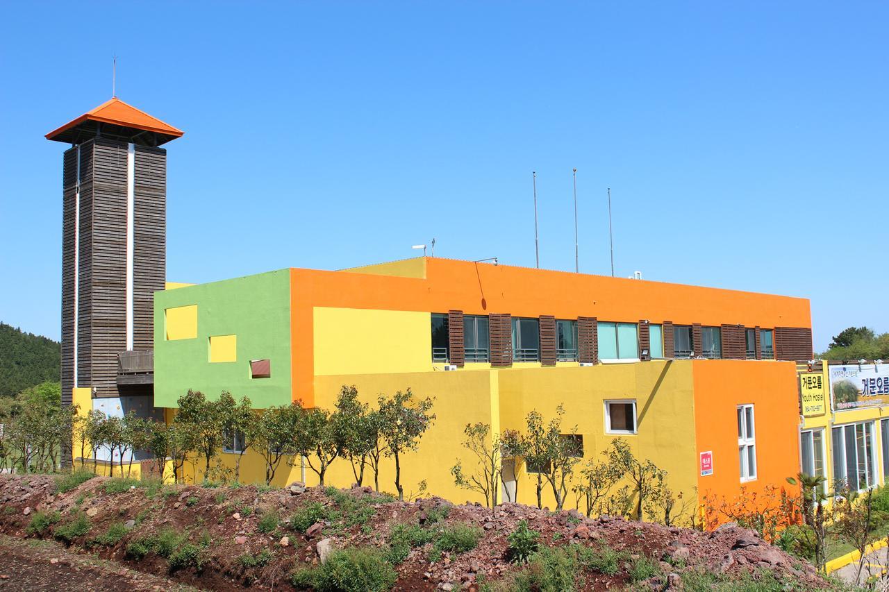 Geomunoreum Hostel Jeju Exteriör bild